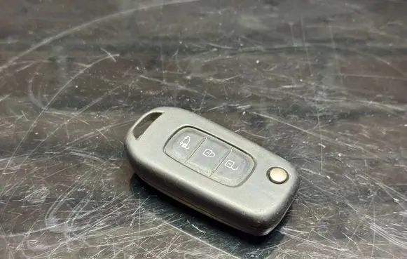 Renault Trafic III (X82) Ignition key/card 805673447R