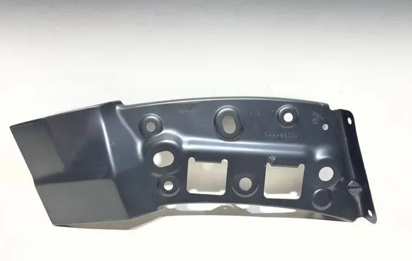 Volkswagen Crafter Fender mounting bracket 7C0821110
