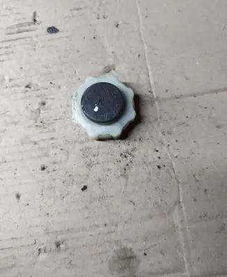 Renault Espace III Coolant expansion tank/reservoir cap 