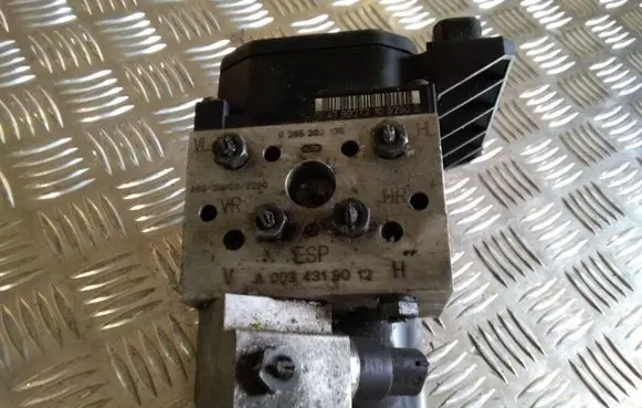 Mercedes-Benz E W210 ABS Pump 0265202436 A0034319012