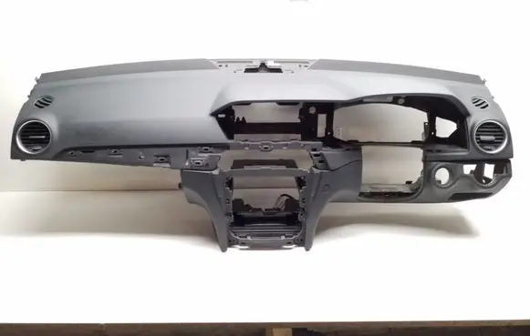 Mercedes-Benz C W204 Dashboard A2046805887