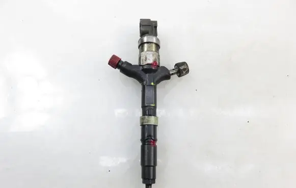 Toyota Avensis T220 Fuel injector 2367027030