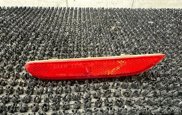 Infiniti QX60 L50 Rear tail light reflector 25023005