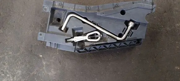 BMW X5 E53 Tool box 51478244764
