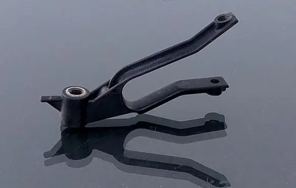Opel Zafira B Radiator mount bracket 13162131 643700890