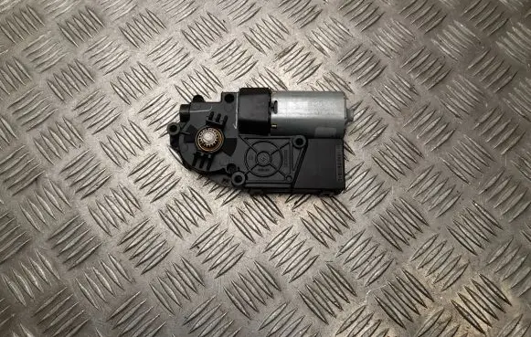 Jeep Grand Cherokee Sunroof motor/actuator 30020271J