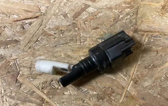 Ford Focus Windshield washer fluid level sensor 0023935