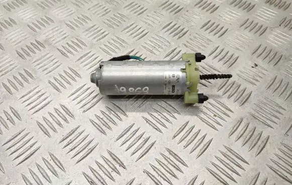 Mercedes-Benz E W212 Seat adjustment motor 0130002625