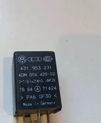 Audi A6 S6 C4 4A Other relay 431953231 71424 4DM00442002