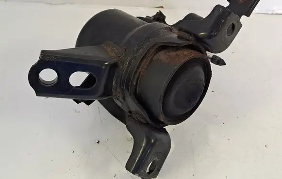 Toyota Verso Engine mount bracket 123050R030