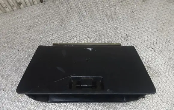 Hyundai Galloper Glove box lid/cover 