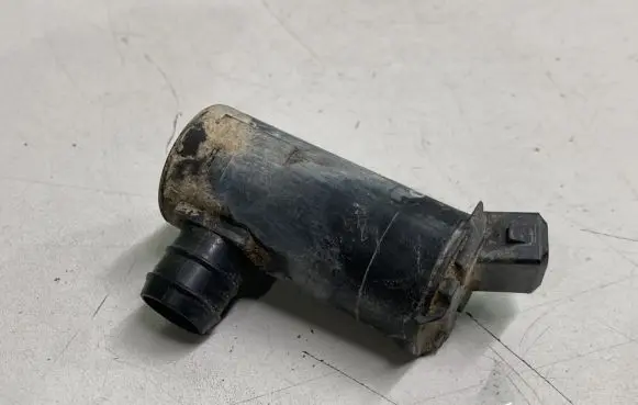 Volvo XC90 Windscreen/windshield washer pump 9169611