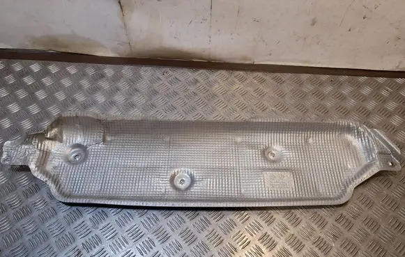 Audi Q7 4M Exhaust heat shield 4M0825711F