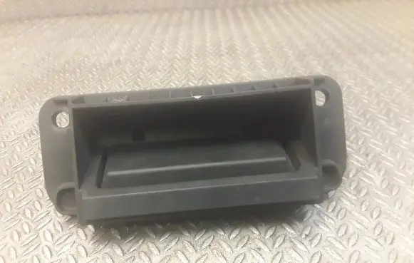 Mercedes-Benz C W204 Tailgate/boot open switch button 2047500293 A2047500293
