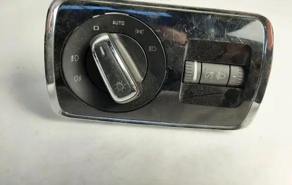 Skoda Superb B6 (3T) Light switch 3T0941431B