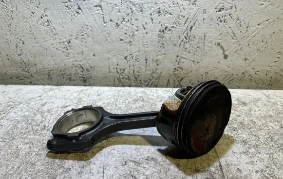 Piston with connecting rod