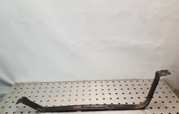 Fuel tank mounting bracket