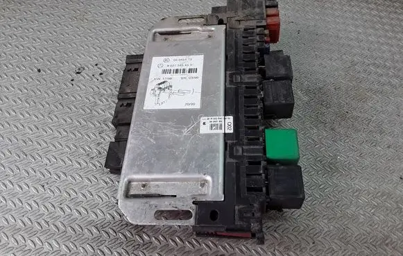 Mercedes-Benz S W220 Fuse module 05045123 A0275454532