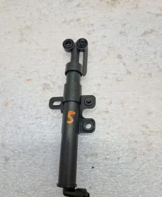 Volvo S90, V90 Headlight washer spray nozzle