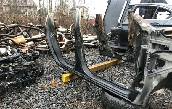 Fiat Fullback Pillar (middle) 