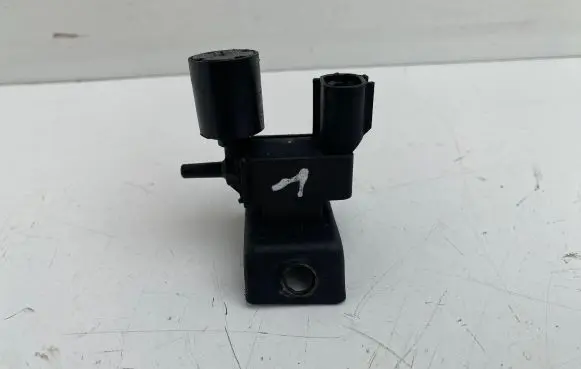 Vacuum valve