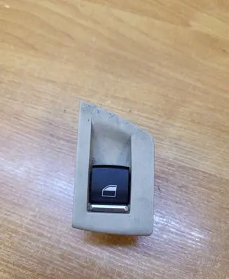 BMW 5 F10 F11 Electric window control switch 9241949