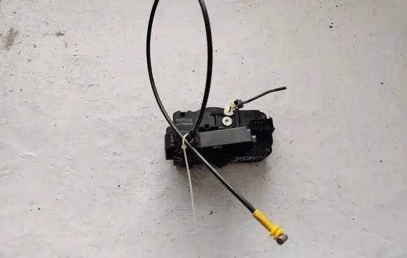 Renault Trafic I Front door lock 8200042171 91166234