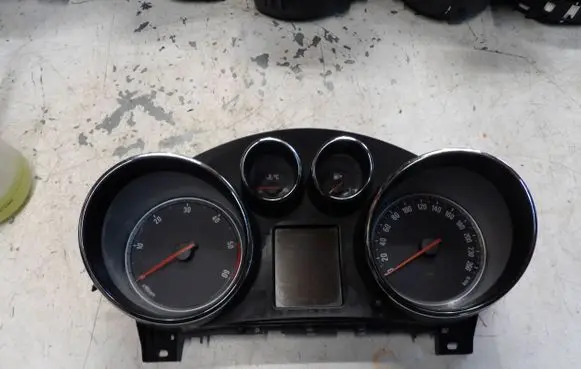 Opel Insignia A Speedometer (instrument cluster) 12843885
