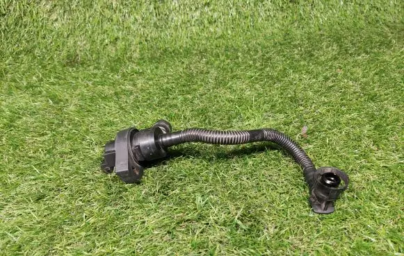 BMW 7 E65 E66 Breather valve 7507664