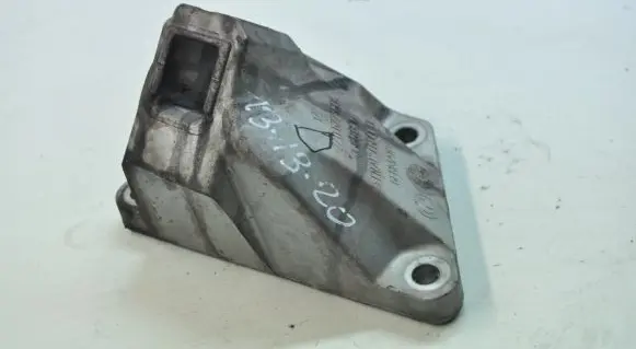 BMW 5 F10 F11 Engine mounting bracket 6775904