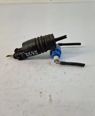 Volkswagen Golf V Windscreen/windshield washer pump 20200529