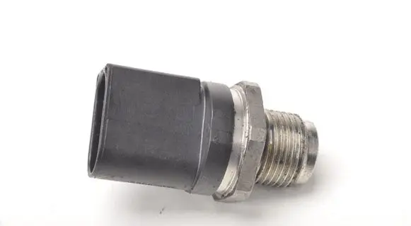 BMW 2 F46 Fuel pressure sensor 0281006447