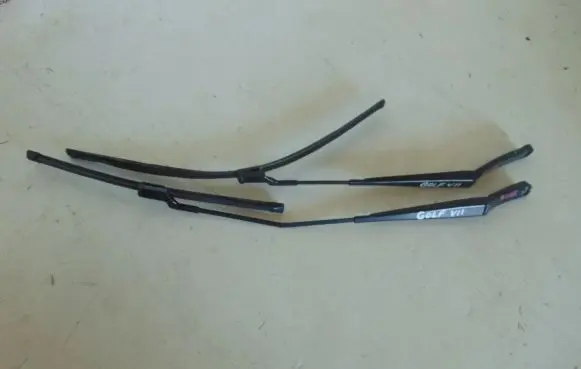 Volkswagen Golf VII Windshield/front glass wiper blade 