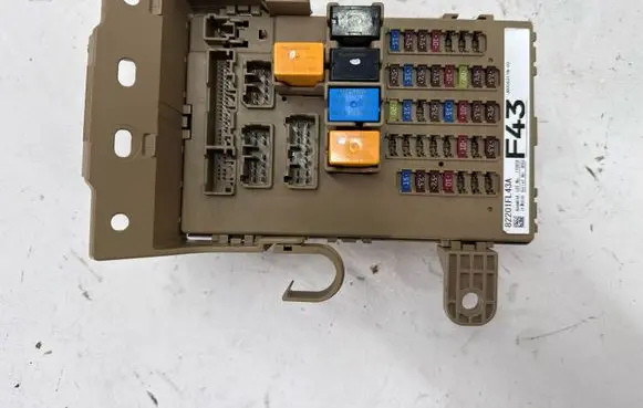 Subaru Impreza V Fuse module 82201FL43A