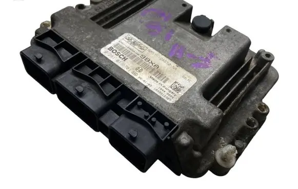 Ford Focus Engine control unit/module 6M5112A650NA 0281011701