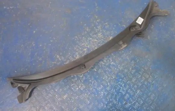 Audi A2 Wiper trim 8Z1819403