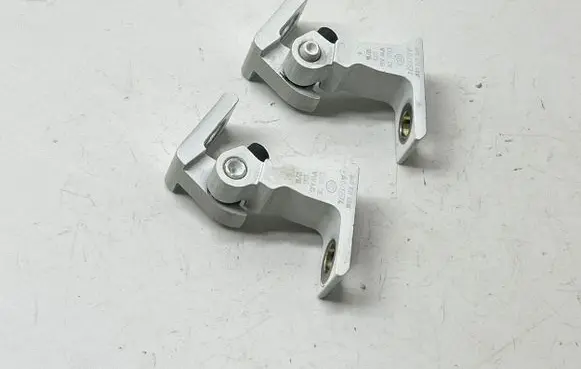 Rear door hinge set