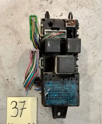 Mitsubishi Space Star Fuse box set MR318828