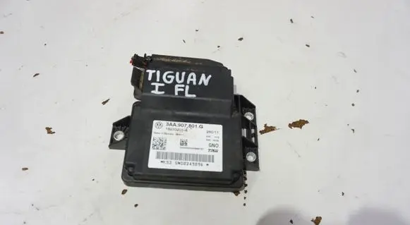Volkswagen PASSAT B7 Hand brake control module 3AA907801G