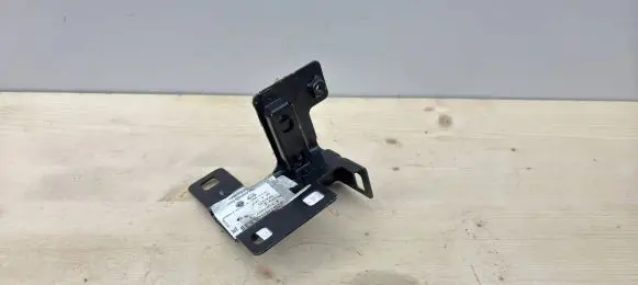 Opel Vivaro Fender mounting bracket 93455807