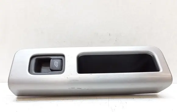 Volvo V50 Electric window control switch 8663819