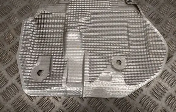 Audi Q7 4L Heat shield in engine bay 7L0825615