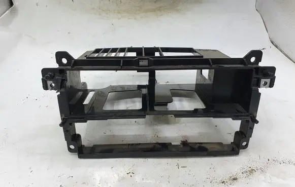 BMW 3 E46 Radio/GPS head unit trim 51458196112 ZB8237560