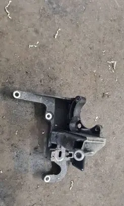 Volvo C30 Engine mounting bracket AV6Q9B470BA