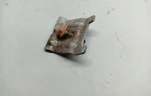 Battery bracket