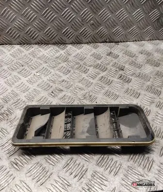 Volvo XC60 Quarter panel pressure vent 