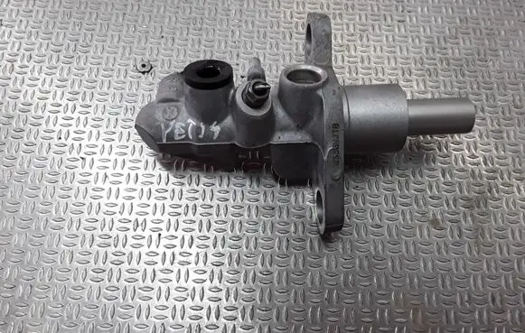 Skoda Yeti (5L) Master brake cylinder