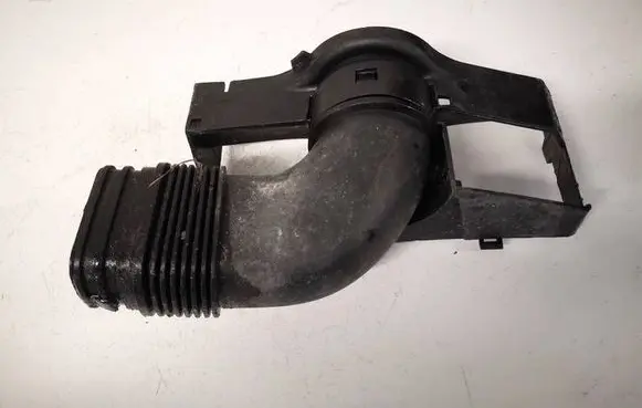 Skoda Yeti (5L) Air intake hose/pipe 1K0129618BF