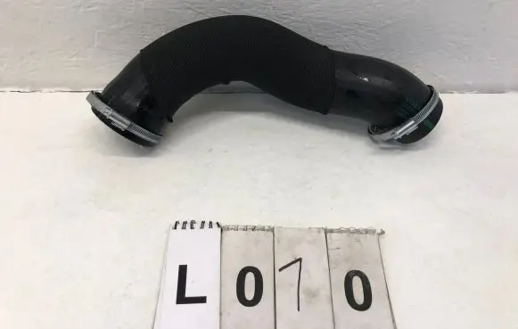 Volvo XC70 Intercooler hose/pipe 31370488