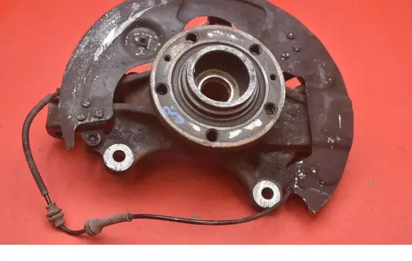 Peugeot 308 Front wheel hub spindle knuckle 